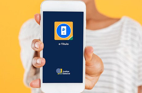 A menos de 30 dias do 1º turno, eleitores devem atualizar e-Título