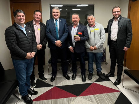 Cleitinho e vereadores em busca de soluções para as estradas