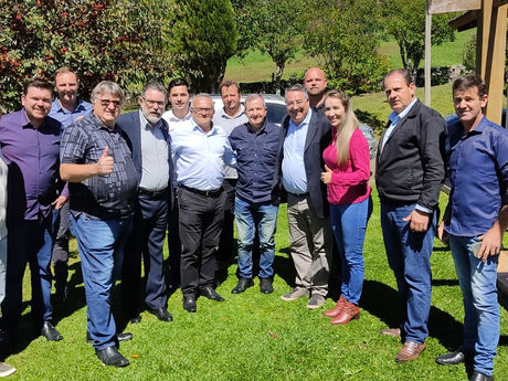 Colombo confirma candidatura