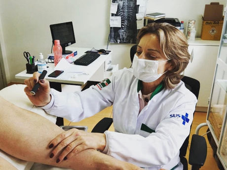 Trabalhos com acupuntura ajudam na recuperação contra Covid-19 explica a enfermeira Rita