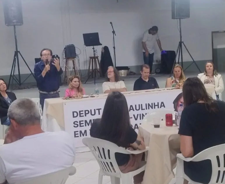 Aguiar lança pré-candidatura a deputado estadual em encontro com presença de Paulinha