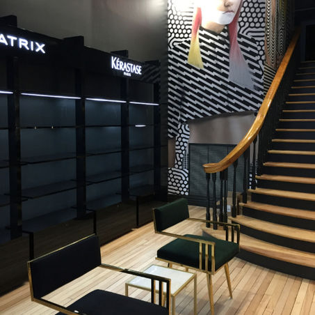 étagères en aluminium, LED, Produits de beauté, Étagères intérieures en aluminium, LED, Produits de beauté, Design d'intérieur, Affichage, Matrix, Kerastase, Coiffeur, Design, Display, Matrix, Kerastase, Coiffeur, 