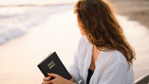 Devocional de 10 días: Mujer de oración – Intercediendo por tu familia