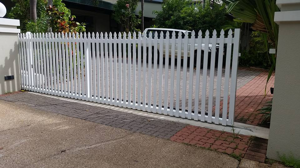 17103369_1348099585248455_23656664830243poolfencing, fencing