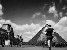 Stadsstappen en rustige gedachten: Binnenin Mark J Solers “Walking in the City”