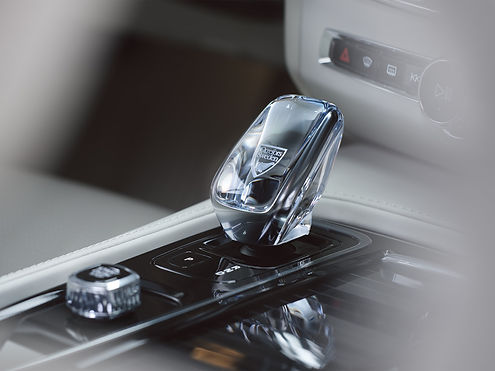 s90-hybrid-flatcard-3-4x3.jpg