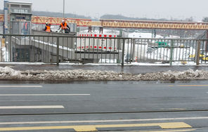 Georg-Schwarz-Brücken: Behelfsbrücke zu Bahnsteigen geht in Betrieb