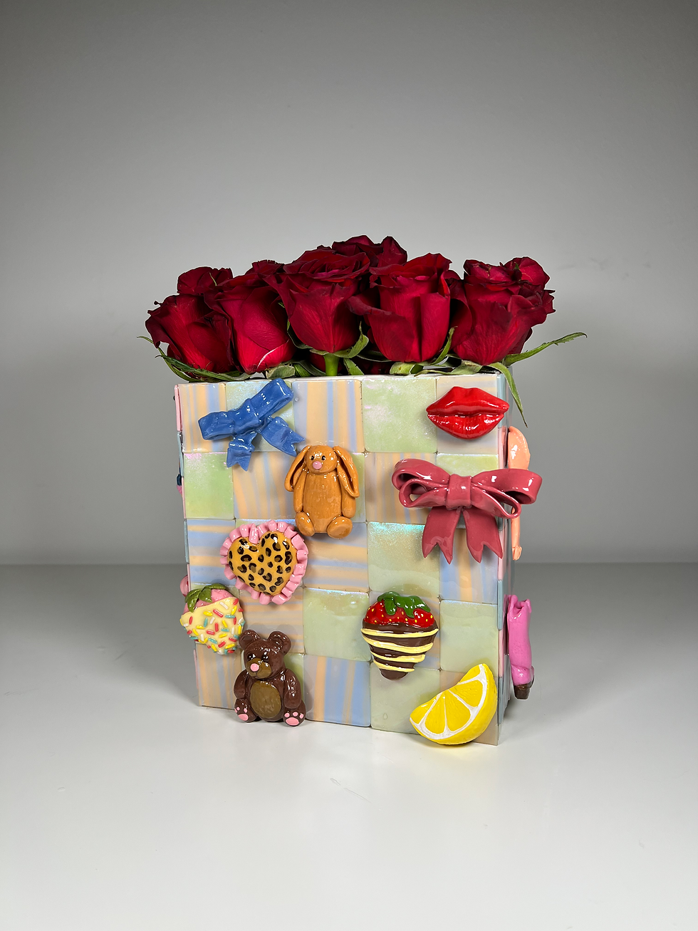 Thumbnail: Valentines Magnet vase