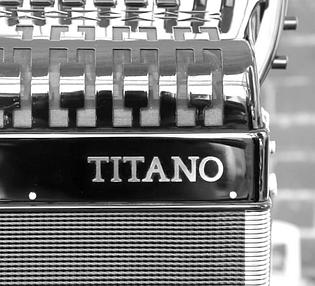 Titano%2520logo_edited_edited.png