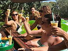 fille cocktail salute.jpg
