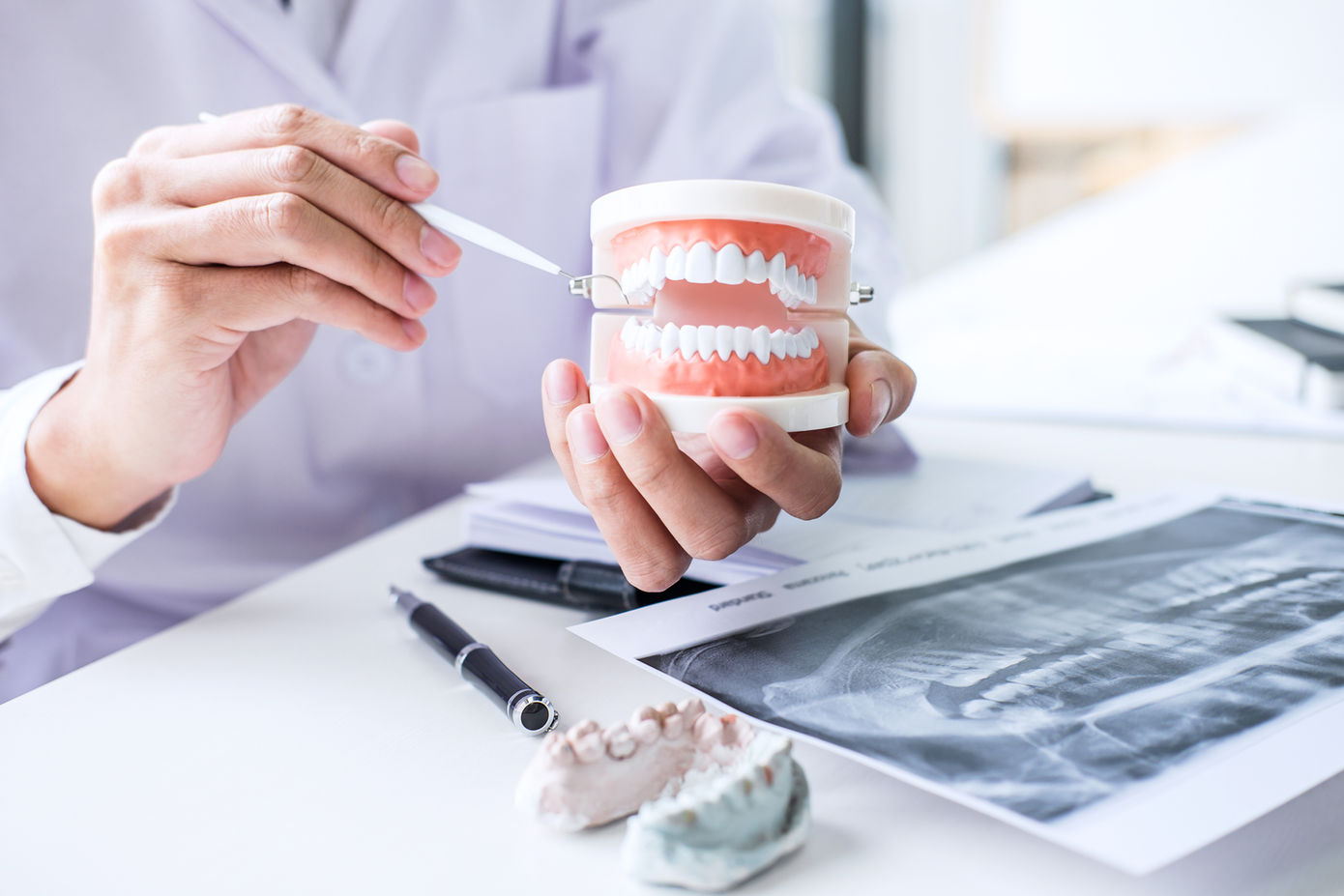 A picture of a set of dentures.