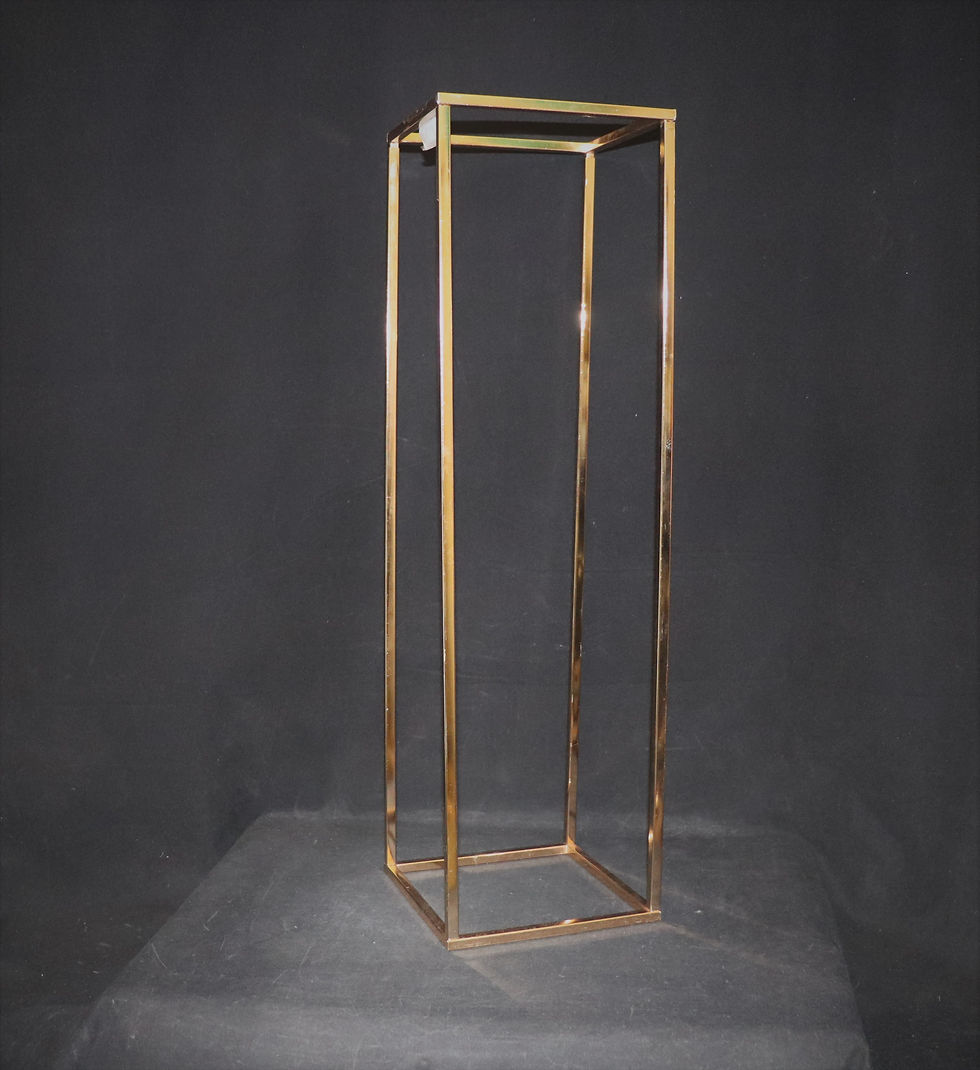 Thumbnail: Metal Stand Centerpiece