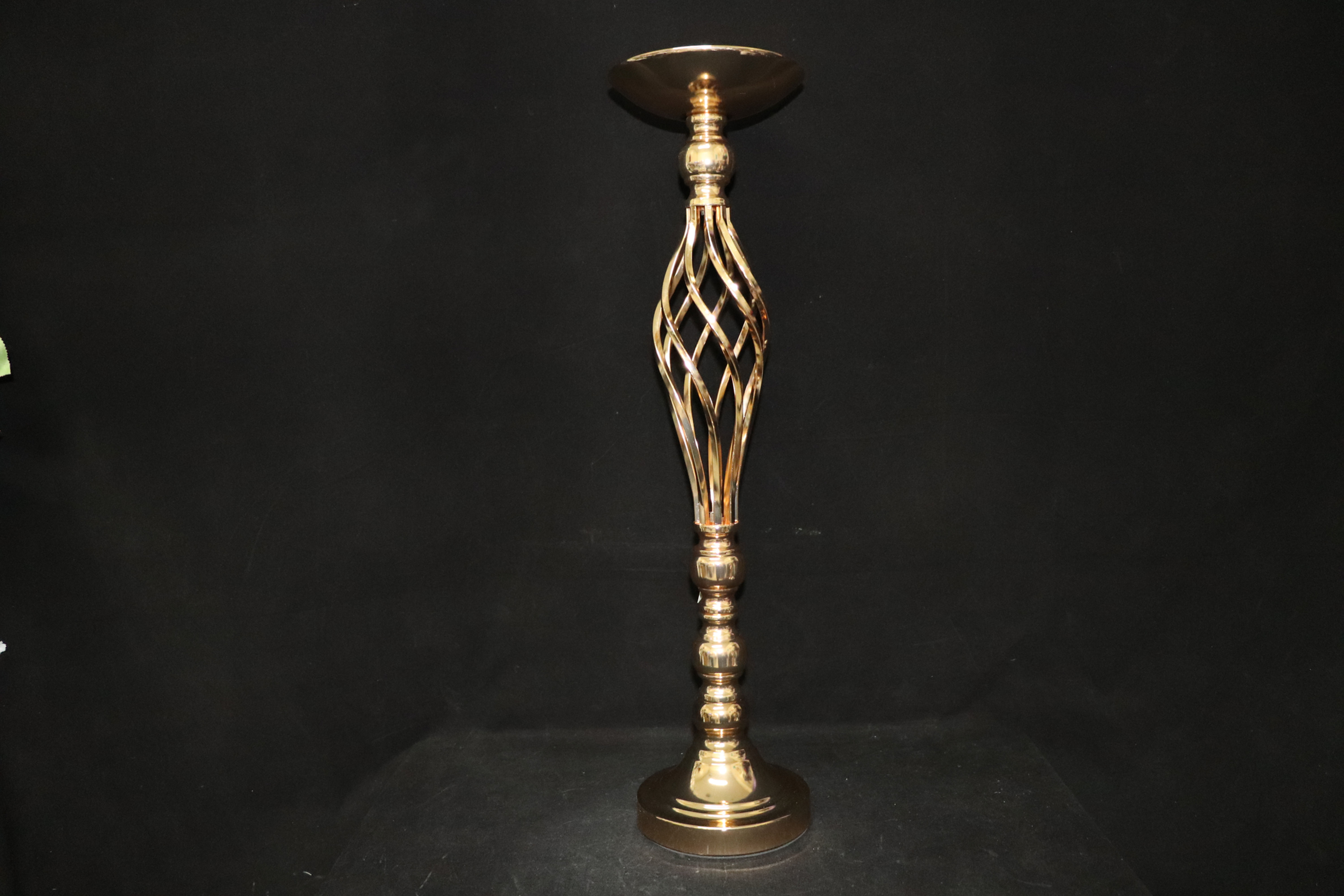 21" Twisted Metal Stand