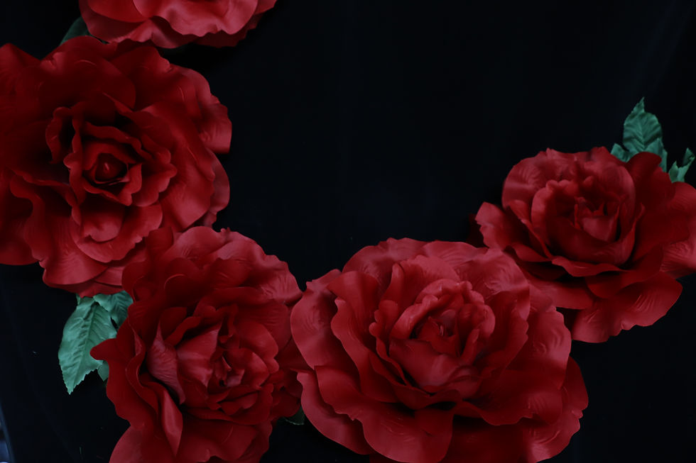 Thumbnail: Rose Garland - Red