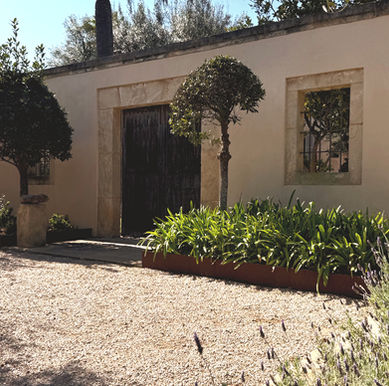Mallorca retreat meditative painting