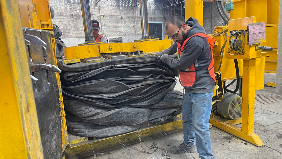 Amarre de Llantas basura compactadas