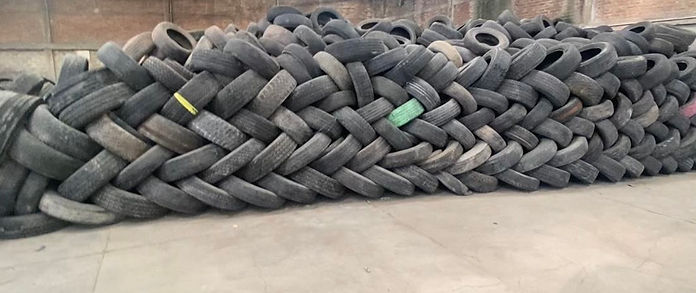 Acomodo de llantas basura
