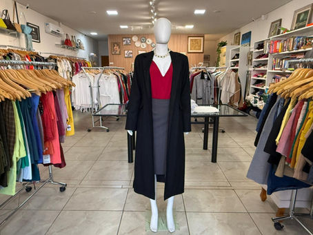 Inspirações para criar looks com peças de brechó
