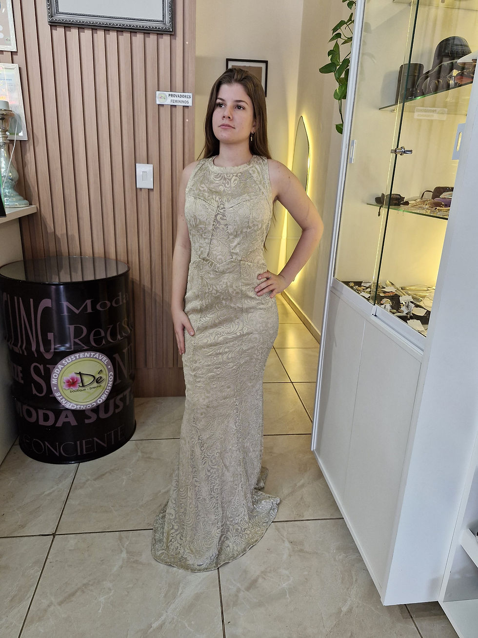 Vestido TVZ dourado 42