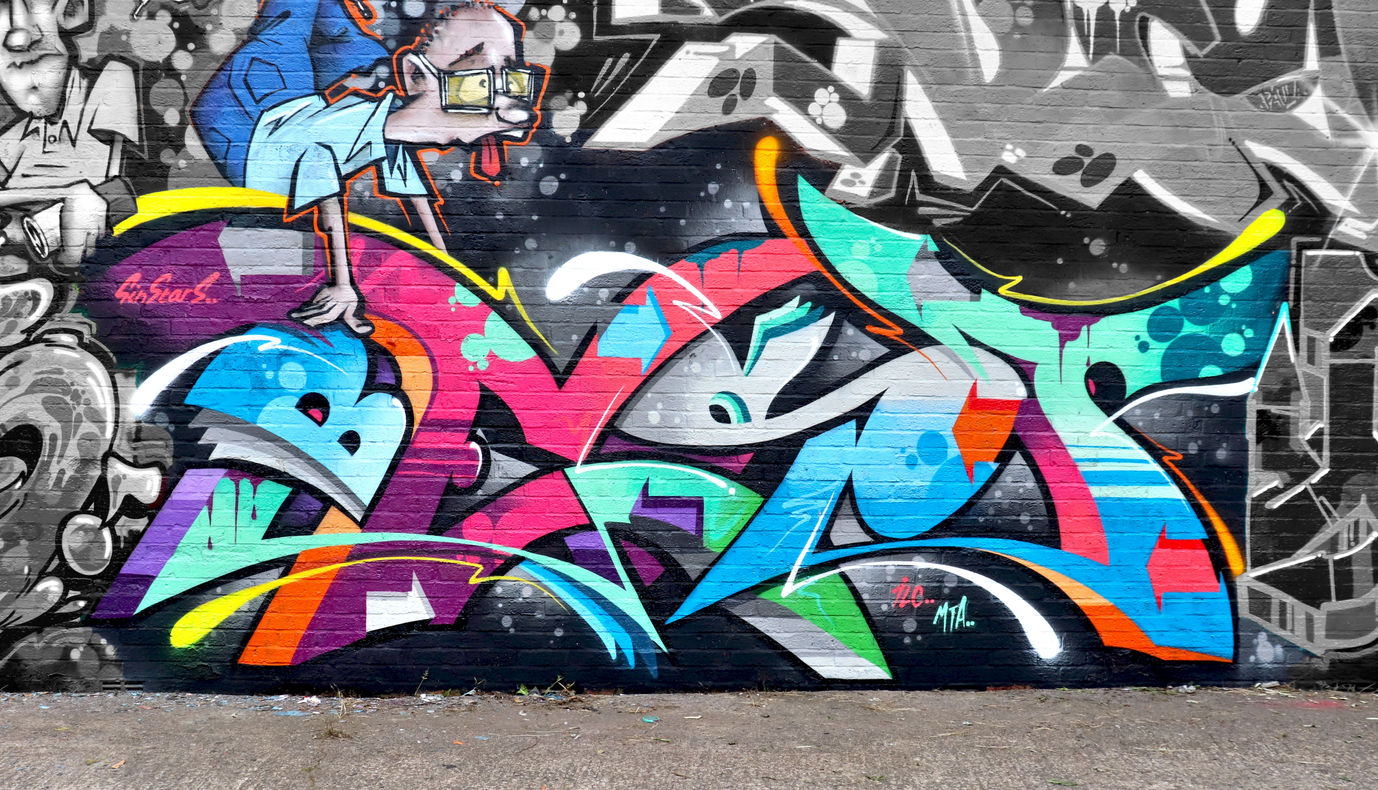 Very cool and stylish looking graffiti letters that say "Best"