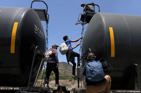 Suspensión de "La Bestia”, un duro golpe económico para México