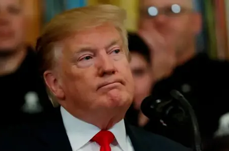 Denuncian que Donald Trump violó normas de inteligencia en tribunal de Londres