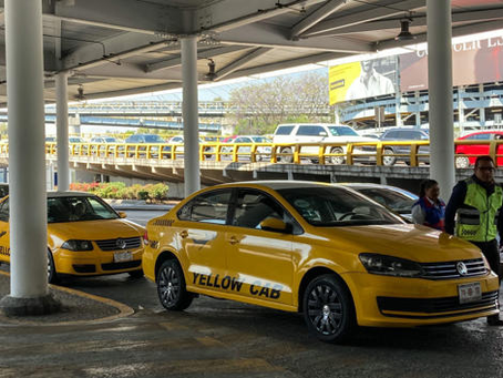 Cae taxista que cobraba 26 mil pesos por viaje a pasajeros en el AICM