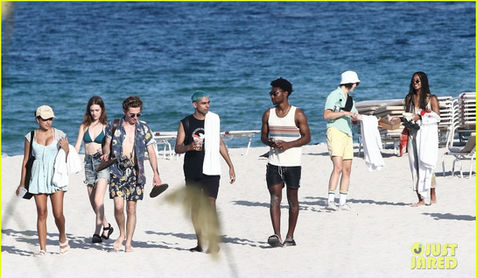 alisha-boe-maia-reficco-more-hit-the-beach-on-day-off-24.jpg