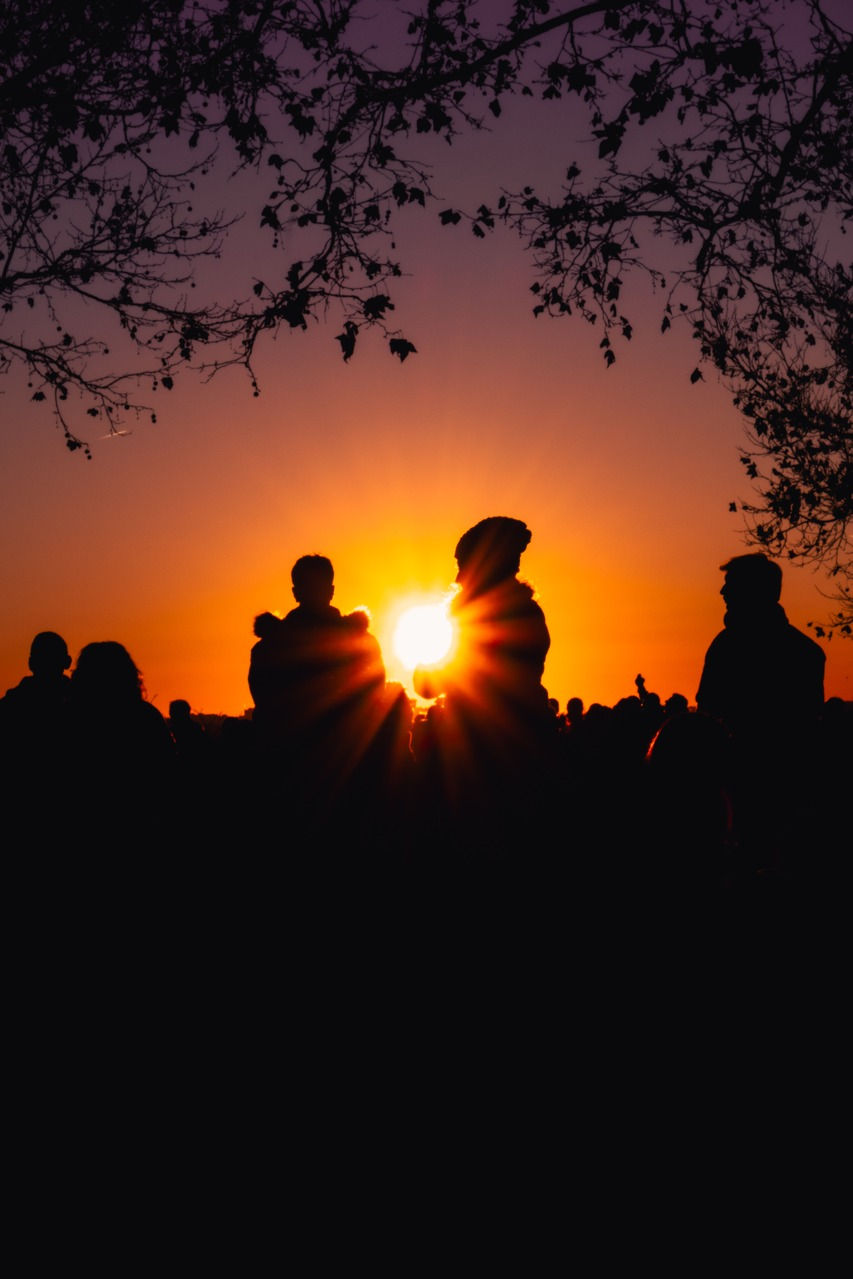 p18-Rendidos al ocaso.jpg