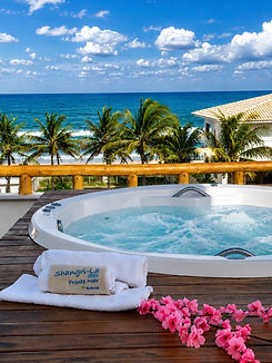 Jacuzzi no mirante vista mar