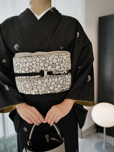 ゆうすけ様リクエスト 雪輪 飛び柄小紋 お召し 正絹着物 帯セット ゆうすけ様リクエスト 雪輪 飛び柄小紋 お召し 正絹着物 帯セット 訪問