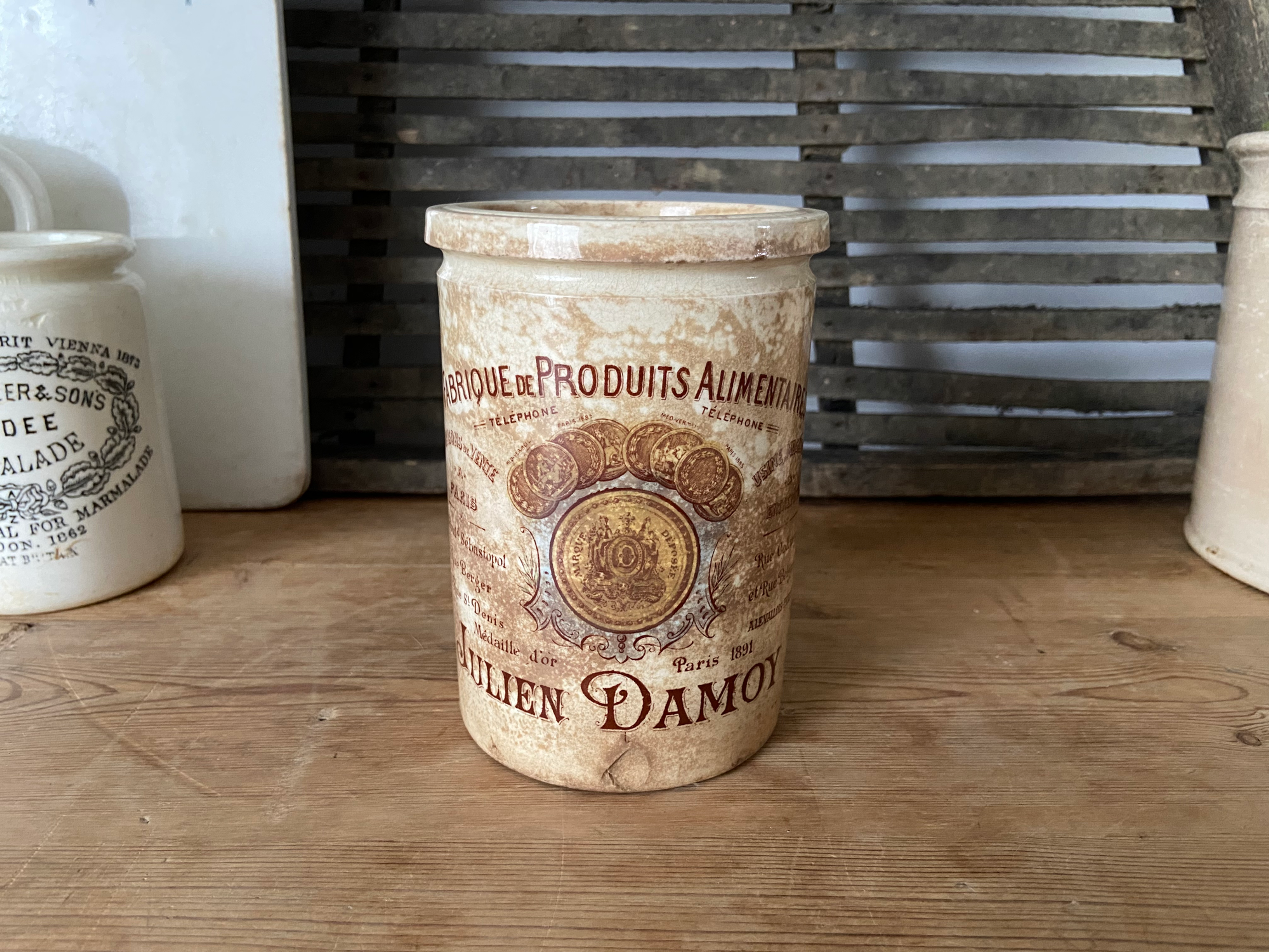 Antique stained French confiture pot - Polychrome Julien Damoy