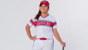 Former College Softball Player Turns to Community, Needs Kidney Donation
