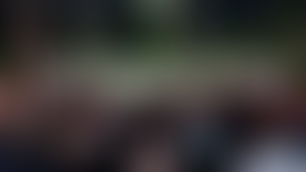 Devotos louvam Maria com Rosário Luminoso