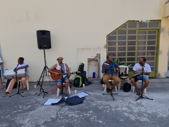 Samba e tutu mineiro no almoço com a família