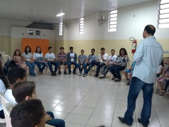 Coroinhas e MEJ participam de formação