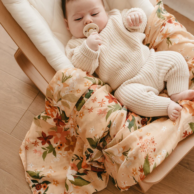 Thumbnail: Bohemia Cream organic muslin wrap 100% organic - 70% bamboo / 30% cotton.