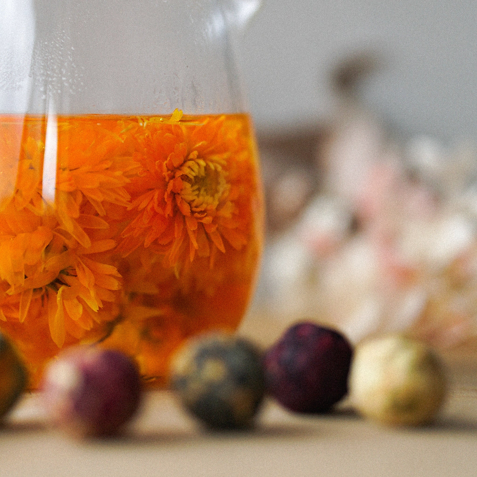 Thumbnail: blooming blossom balls in a glass jar
