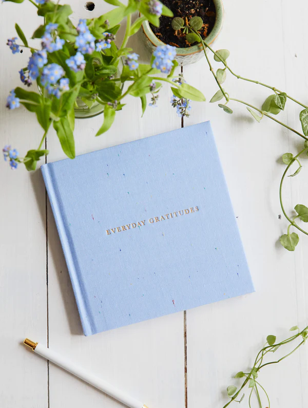 front blue linen cover of everyday gratitudes journal