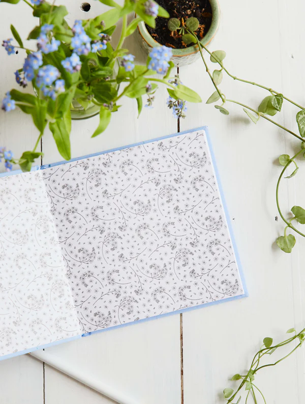 inside pages of everyday gratitudes journal