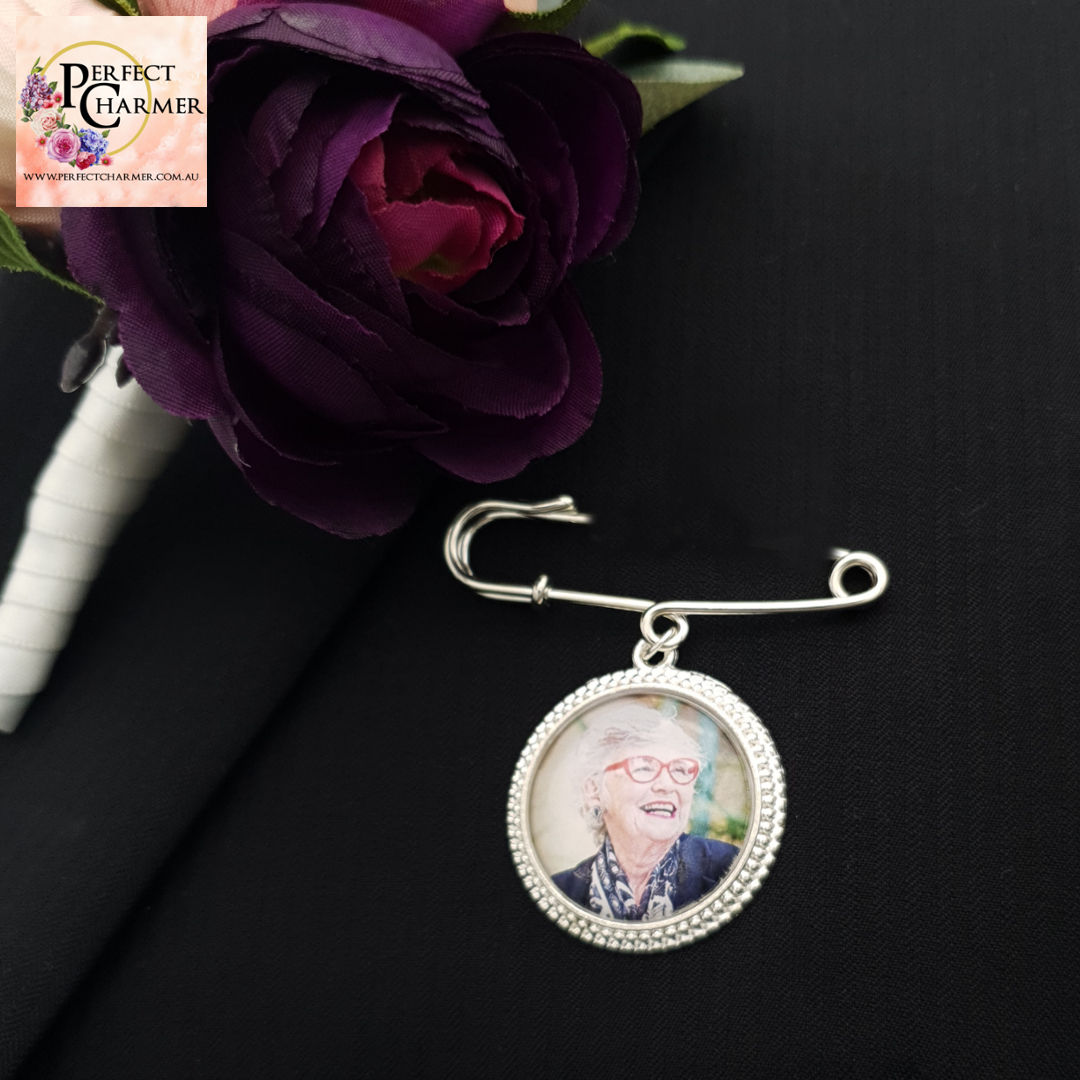 Suit Pin with 1 Round Charm