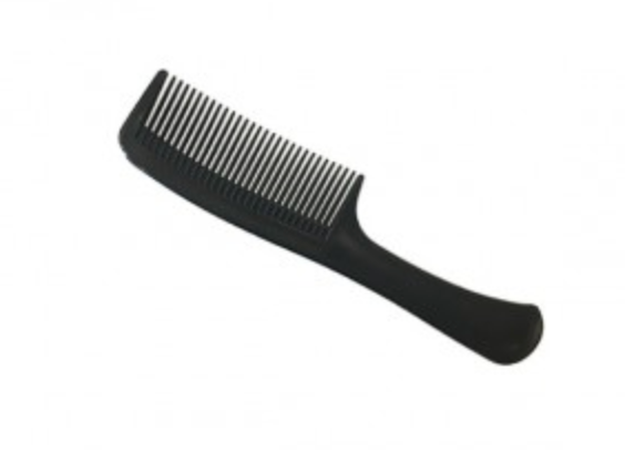 Le peigne à dents fines avec manche en plastique