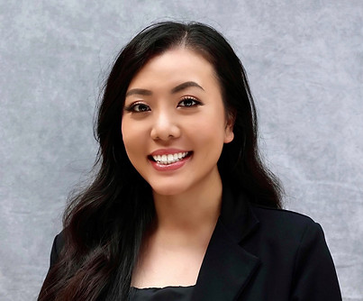 QUYNH DAO Headshot.jpg