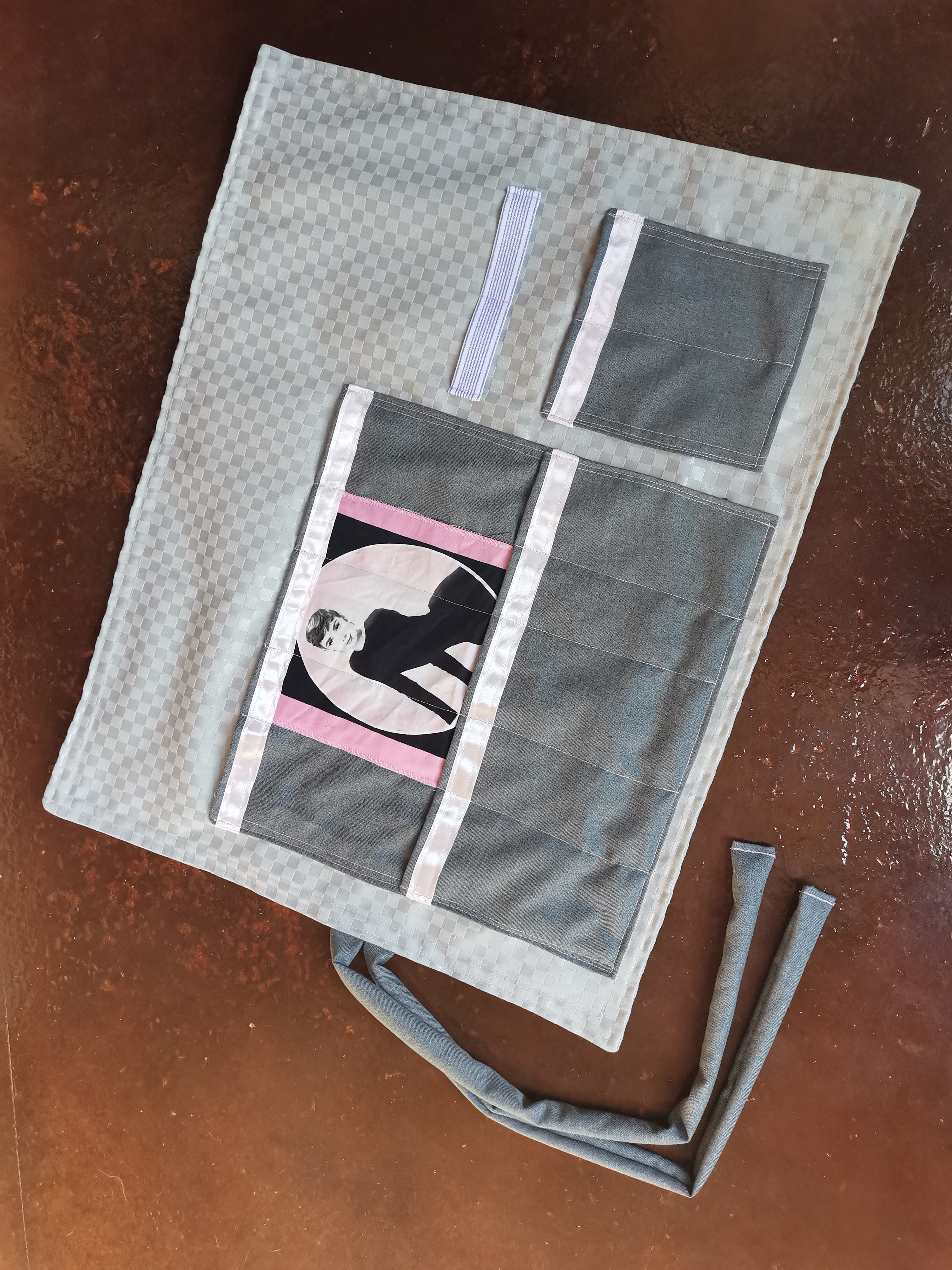 Folding knitting case