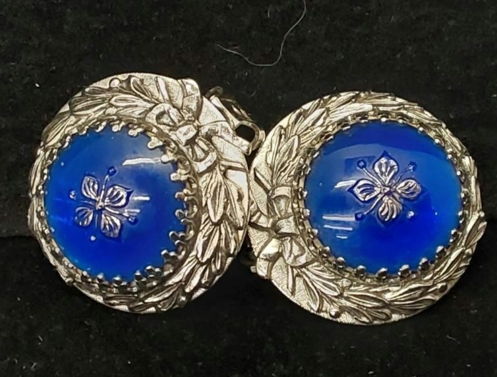 Vintage Whiting and Davis blue capochon clip