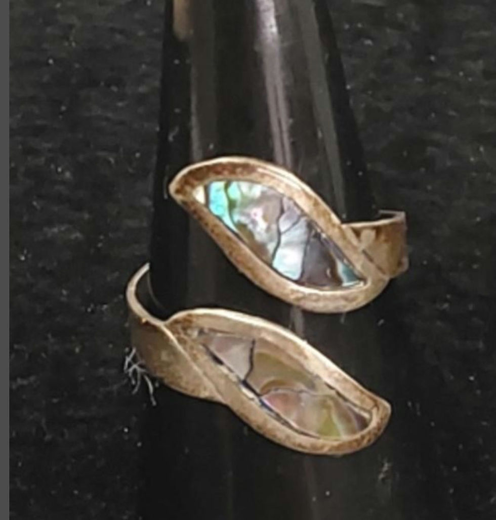 Vintage abalone shell ring