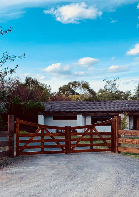 Fencing - Macedon Ranges Timber Gates and Fencing