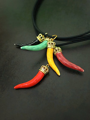 Collana Magnetica con corno in ceramica