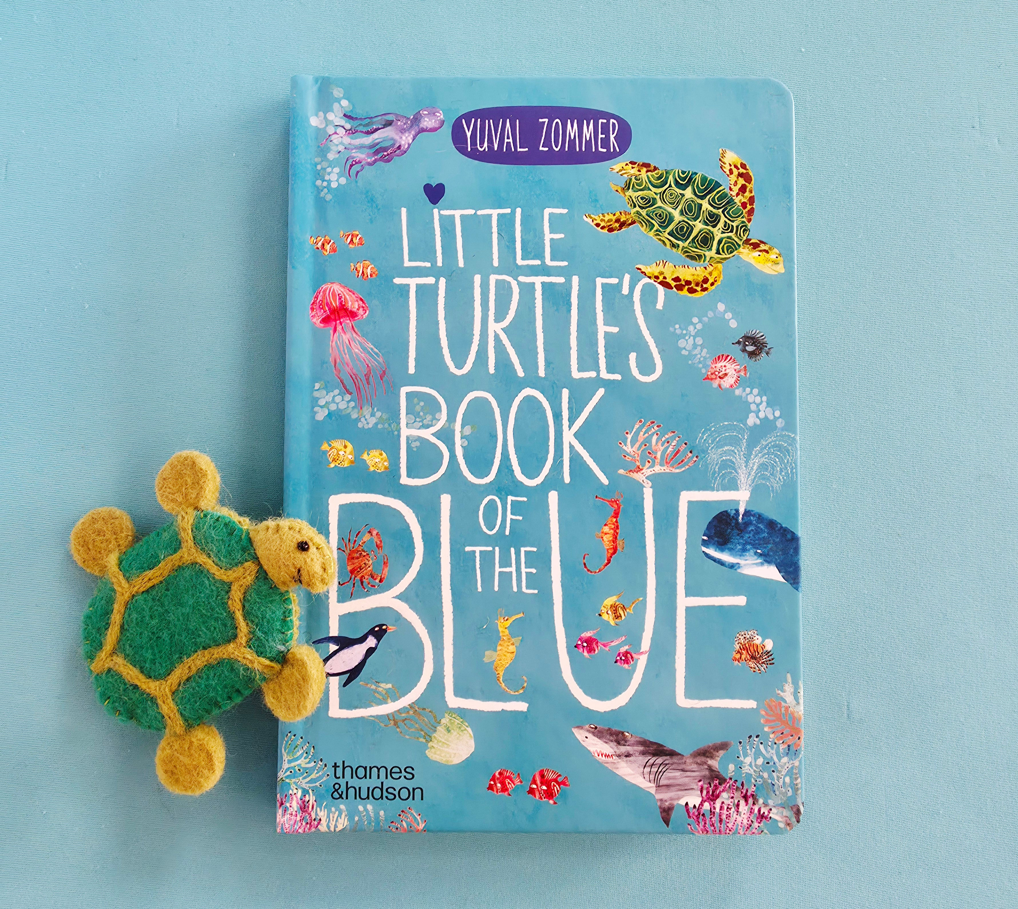 Little turtle's book of the blue book and finger puppet set 