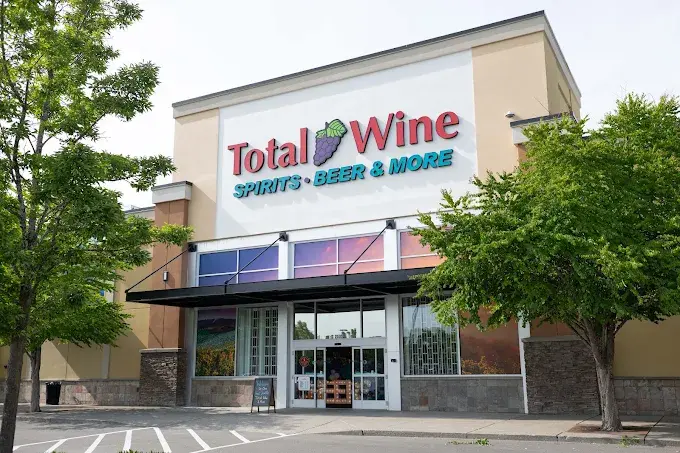 Sleek superstore brimming with endless aisles of fine wines, spirits, and craft beers. Seattle’s premier destination for enthusiasts and connoisseurs, proudly built in collaboration with JM Stitt General Contractor.